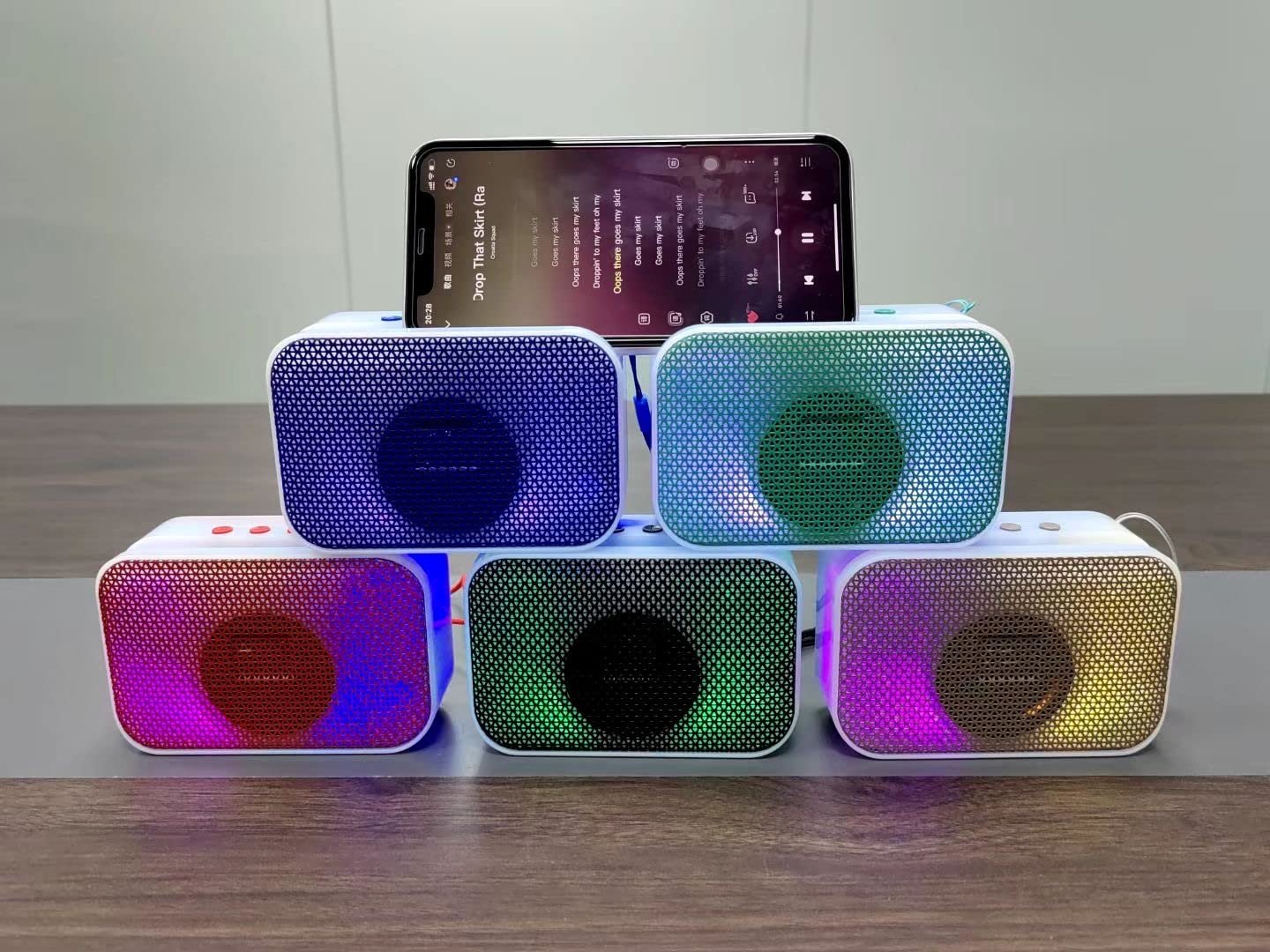 A011 5W Wireless Bluetooth Portable Speaker with Supporting Carry Handle, USB, SD Card, AUX, FM & Call Function Upto 4hrs Playtime